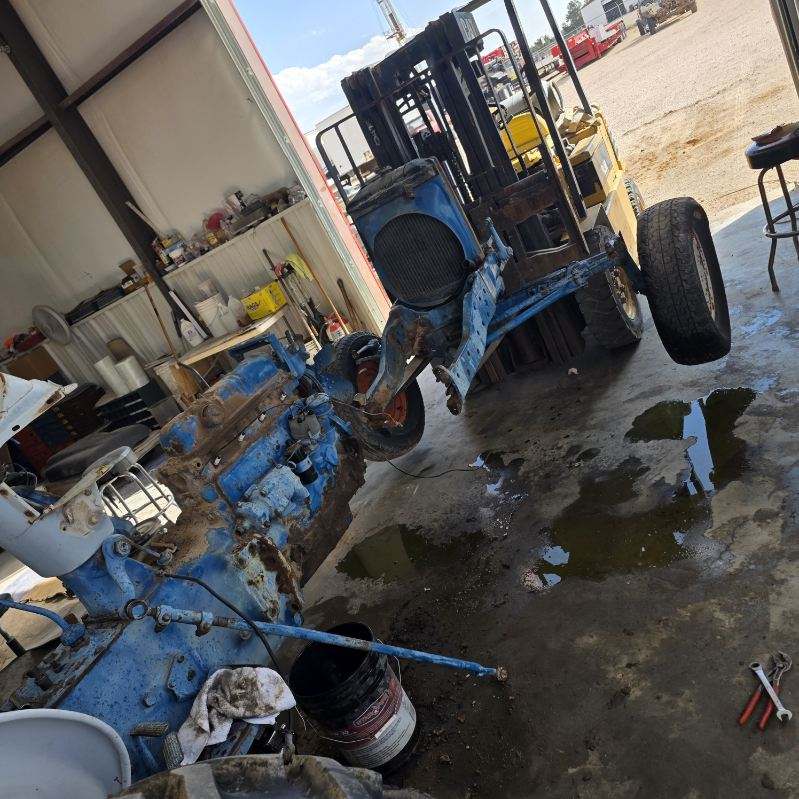 Hydrovac and heavy equipment service